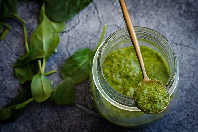 Pesto Genovese  από τη γλάστρα  μας …..