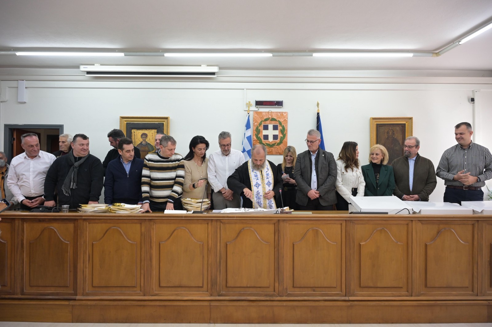 Δήμος Αγίου Δημητρίου: Με μηνύματα ενότητας και εκσυγχρονισμού η κοπή της πρωτοχρονιάτικης πίτας