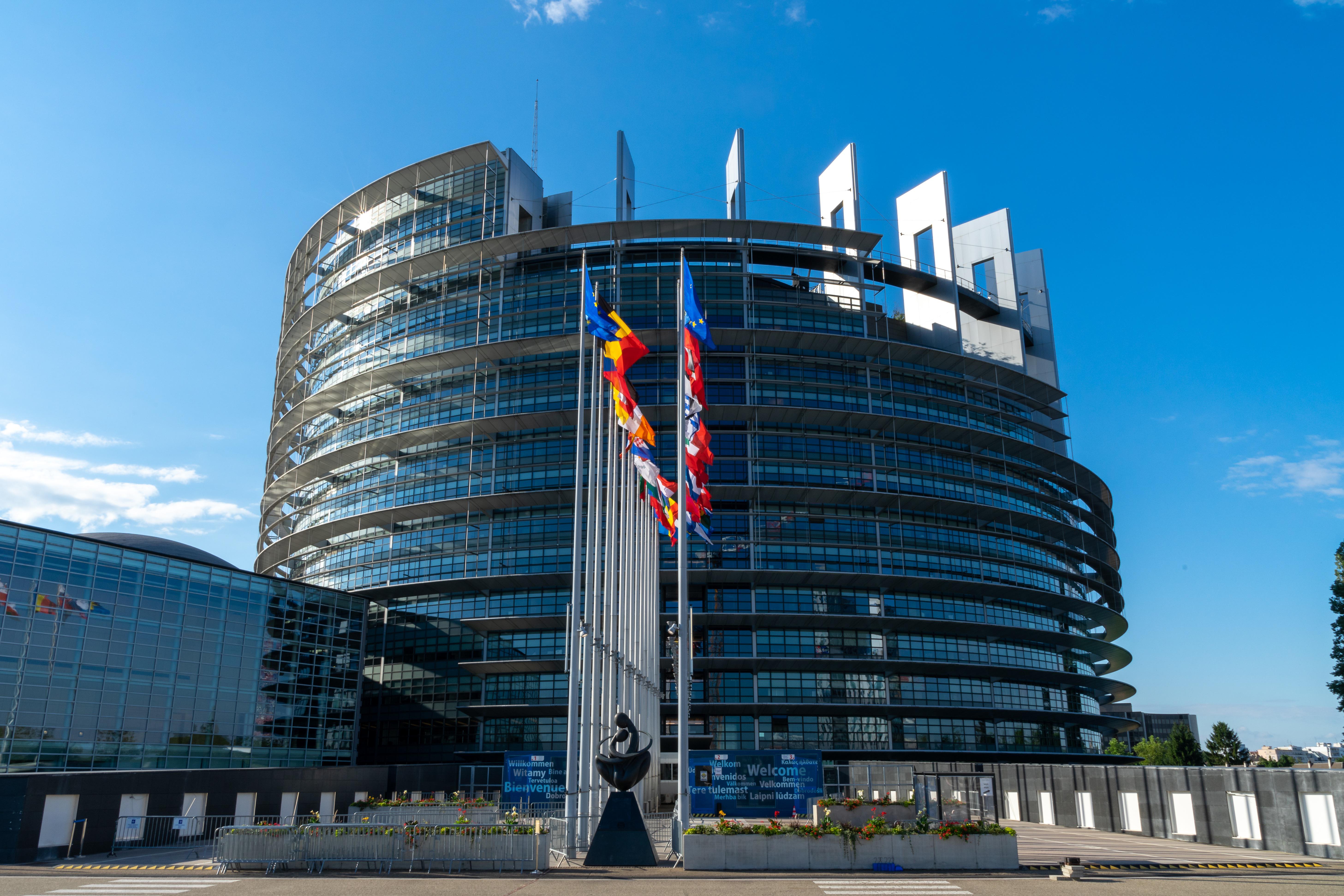 ΕΕΕΕΚ Ωρωπού: Στην Ευρωβουλή η επταετής αδράνεια του Δήμου