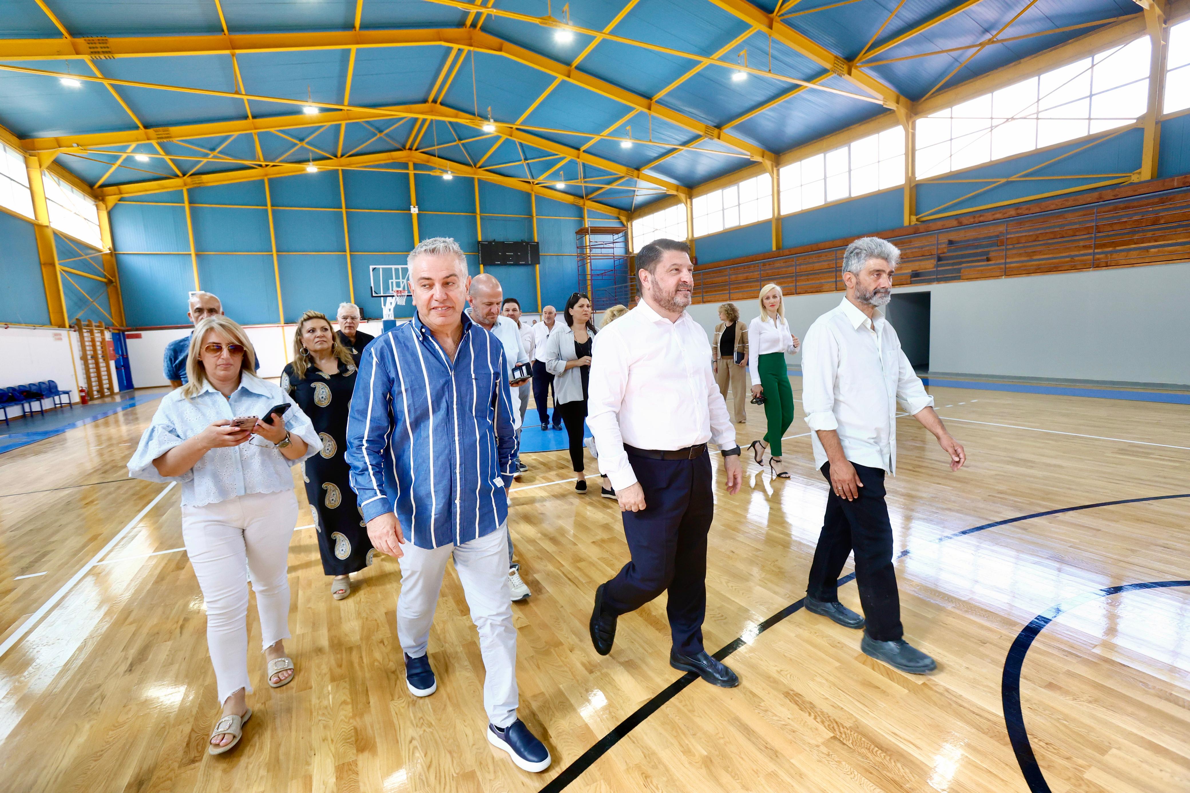 Περιοδεία Χαρδαλιά σε Νίκαια - Αγ. Ι. Ρέντη: Πράσινο, σχολεία, αθλητισμός και αντιπλημμυρική προστασία