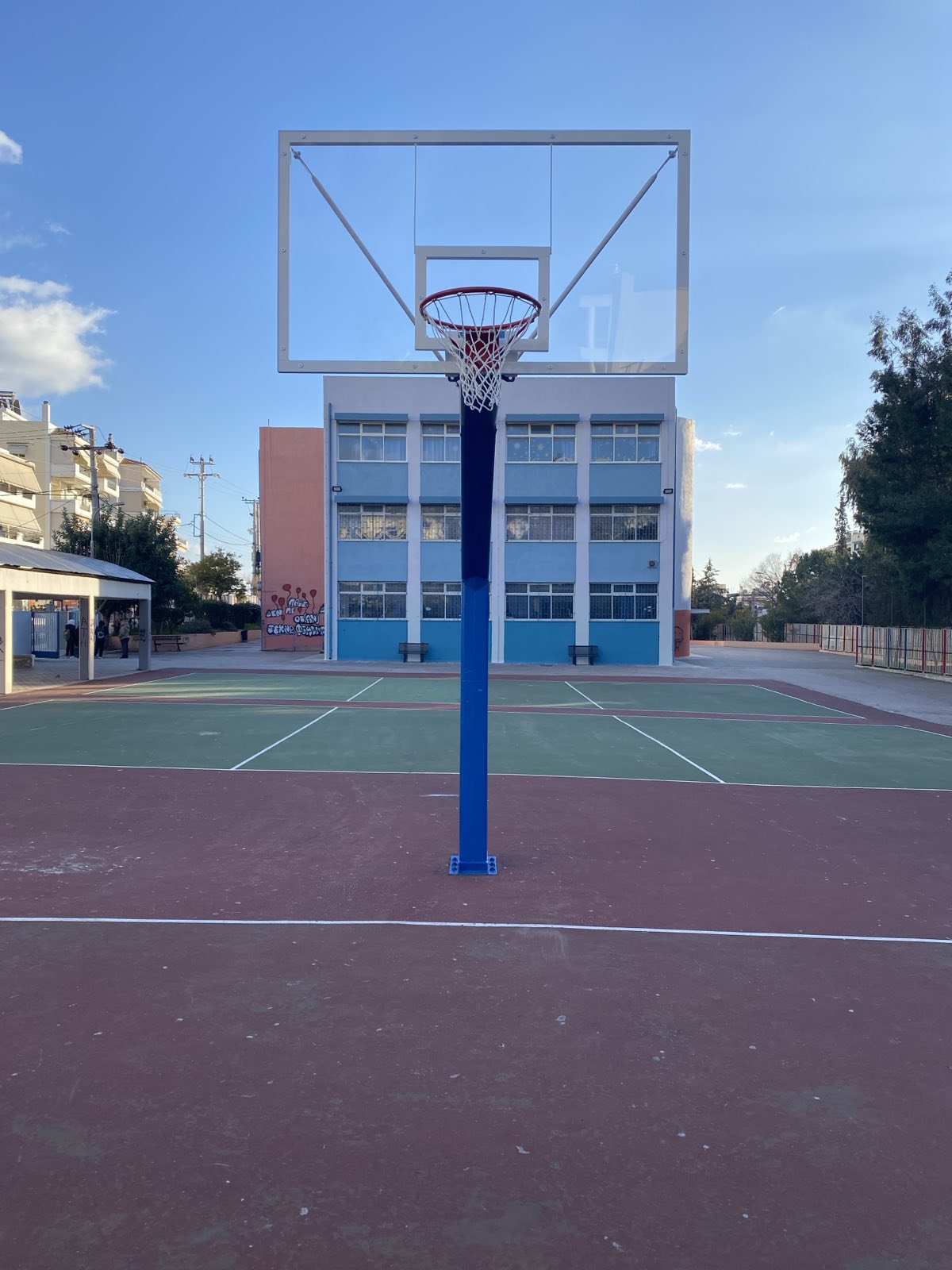 Καλοκαιρινό παιχνίδι και άθληση στα ανοιχτά προαύλια των σχολείων του Δήμου Αγίου Δημητρίου