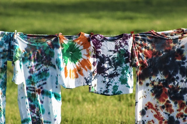 DIY – Καινούρια Ρούχα με την τεχνική Tie-dye