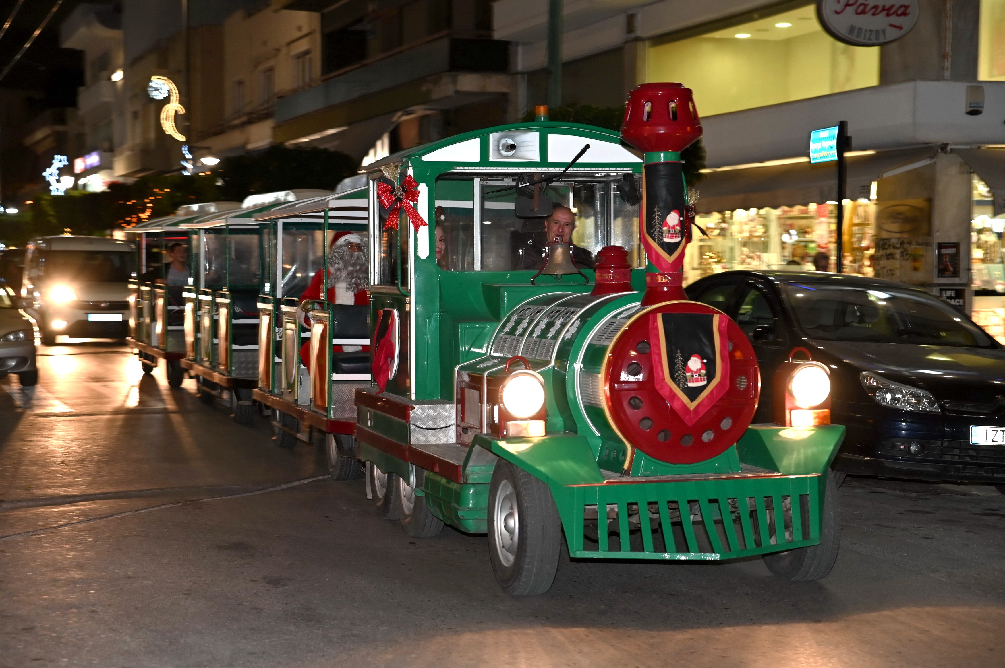 Η μαγεία ξεκίνησε: Σήμερα το Χριστουγεννιάτικο Τρενάκι στους δρόμους του Δήμου Μοσχάτου-Ταύρου